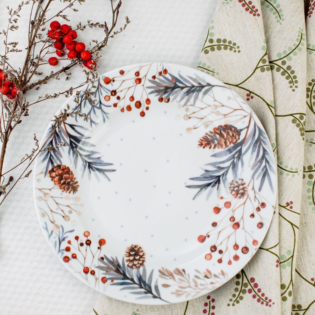 Тарелка обеденная Идиллия Зима 24 см