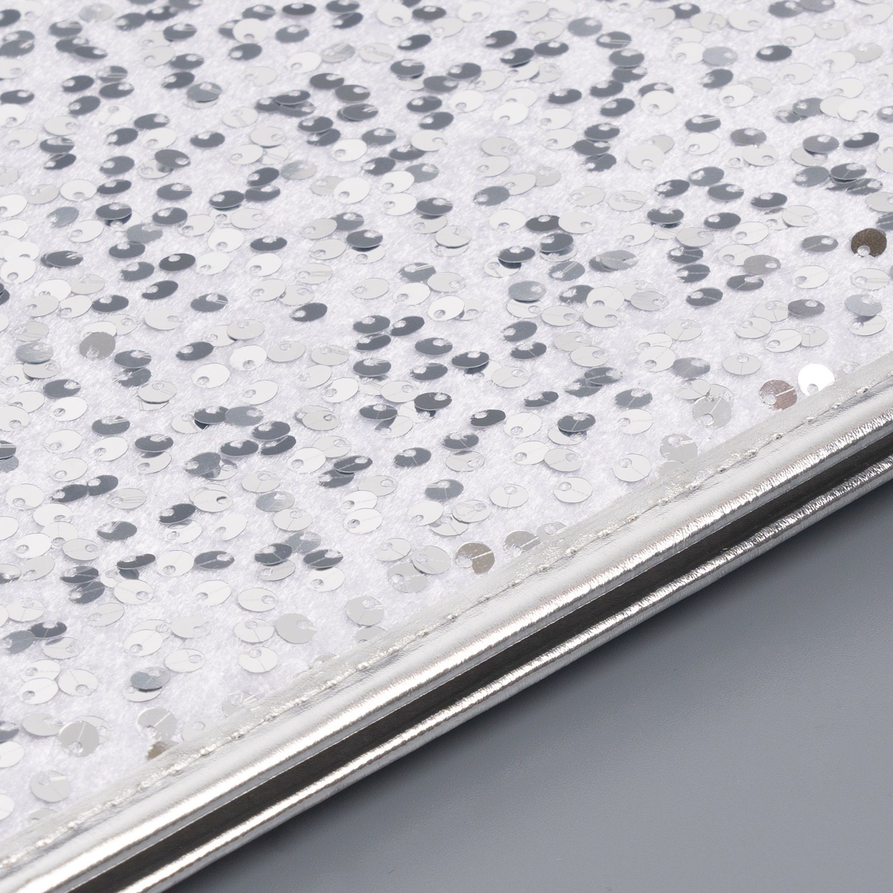 Юбка для основания елки Моя Елочка d68 см h25 см белый с пайетками серебро 2025-0578