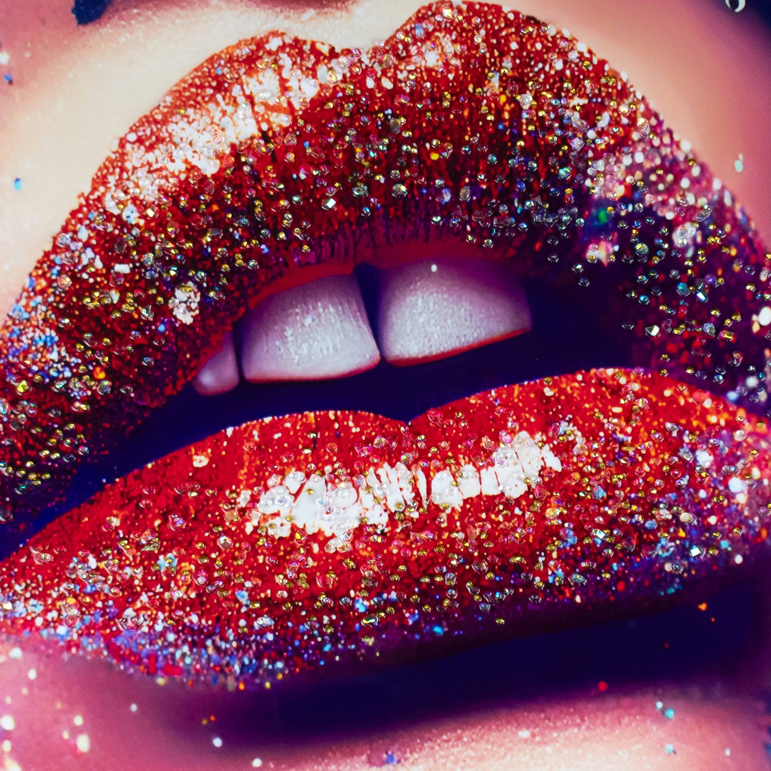 Картина интерьерная со смолой Красные губы 50х60 см 2024-4971