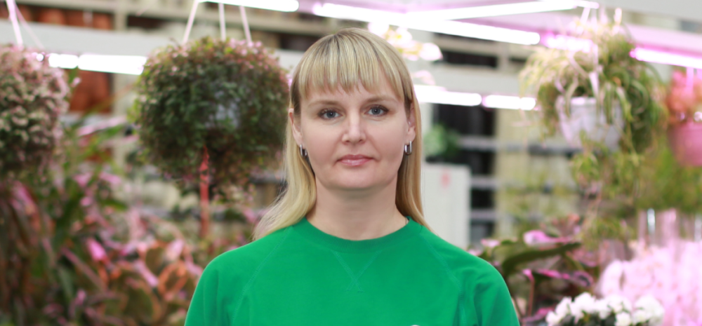 Эксперт по цветам — Чуваева Наталья, заведующий отделом гипермаркета «Сарай»