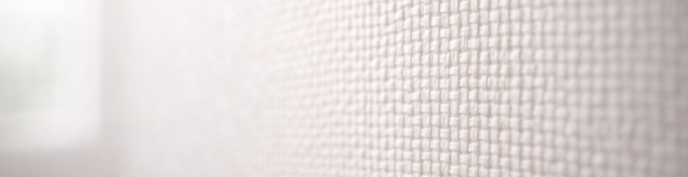 Обои под покраску в интерьере гостиной: выгодный выбор для долговечного ремонта