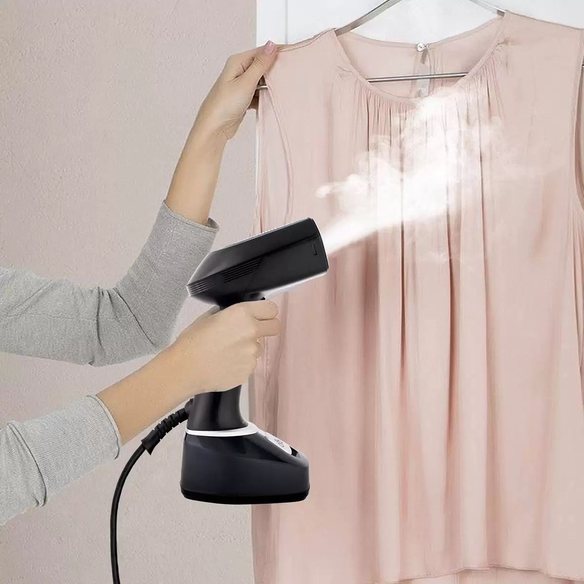 Отпариватель ручной BQ SG1006H 1700 Вт 0,28 л черно-серый