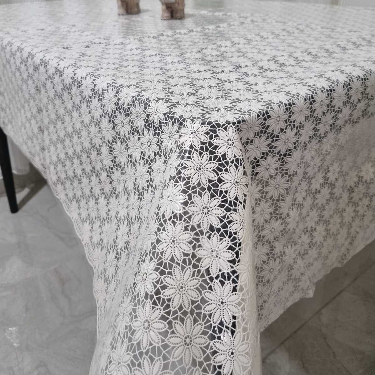 Клеенка ажурная Felicita 0501VP 1,37 м