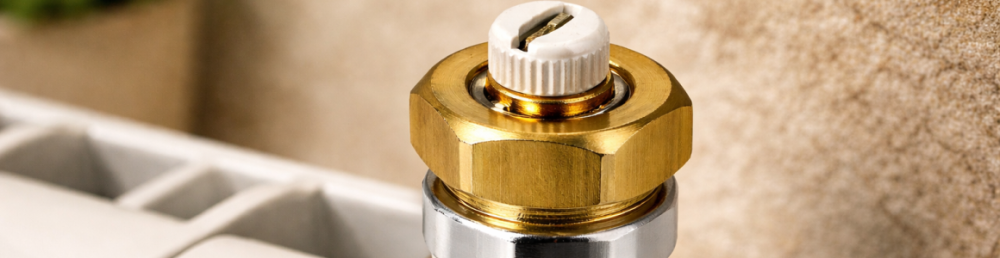 Как правильно открыть кран Маевского и избавиться от воздуха в батарее — советы от опытного мастера