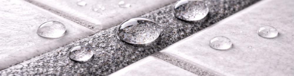 Затирка в прихожей/санузле: что быстрее “умирает” и как выбрать по режиму уборки