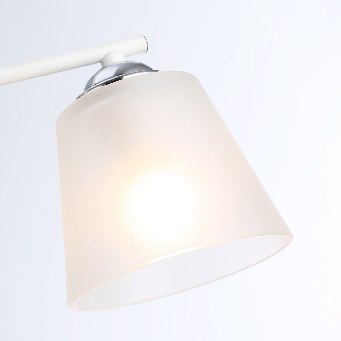 Люстра потолочная TR303202/3 WH/CH/FR 3х60Вт Е27 55х55х26 см белый/хром/белый матовый