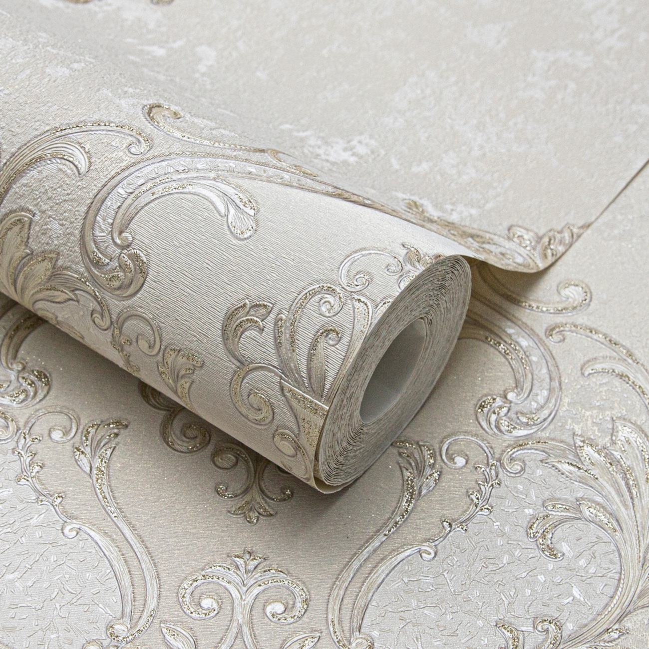 Обои NewAGe Giulietta NA9028-25 золотой вензель 1,06х10,05 м