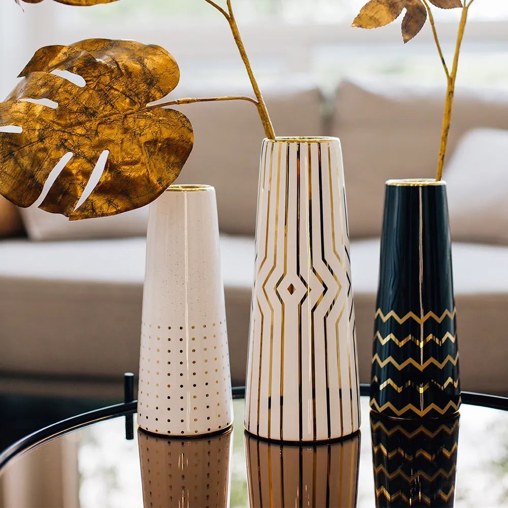 Ваза декоративная Арт Деко 25 см белый с золотом