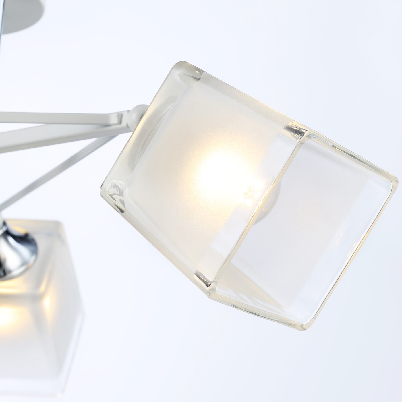 Люстра потолочная Ambrella Light TR303071/3 WH/CH/FR 3х40Вт E27 56х25 см белый/хром