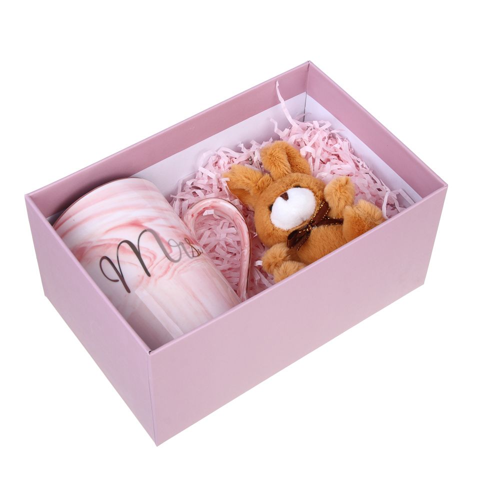 Набор подарочный Ladecor кружка керамическая 380 мл и брелок "Зайка"