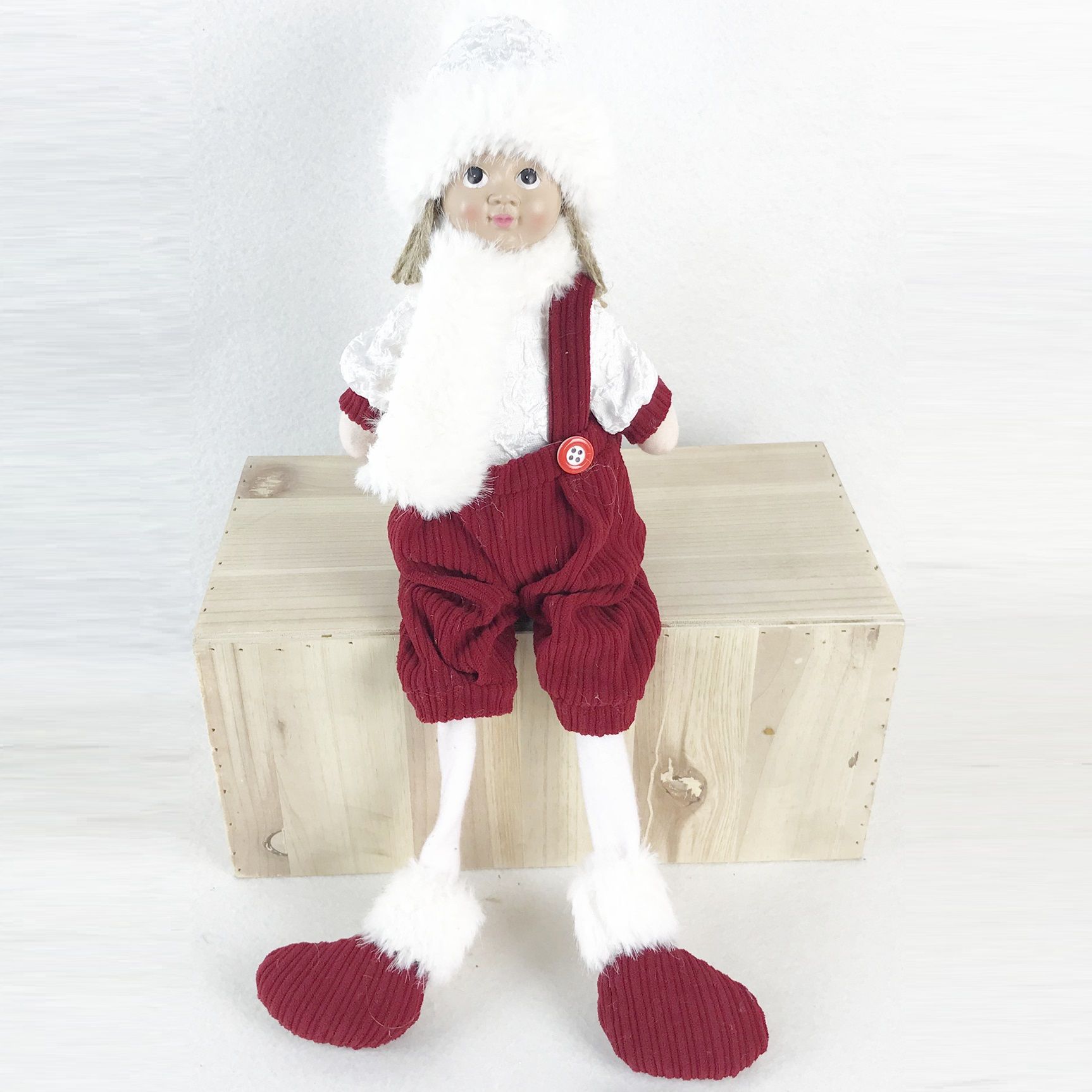 Изделие декоративное Мальчик сидящий 16x10x46 см белый/красный