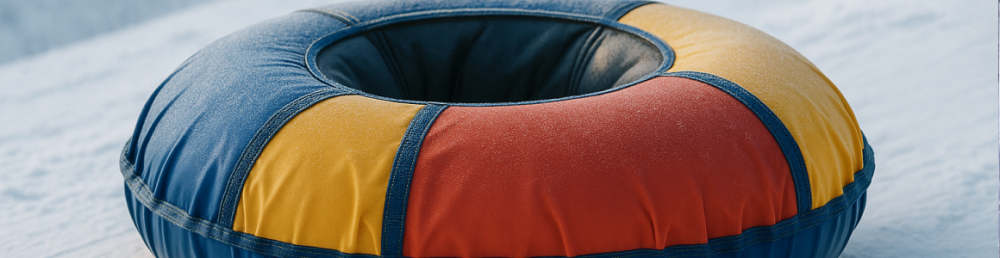 Тюбинг на снегу с прочной тканью и усиленными швами для оценки надёжности перед катанием