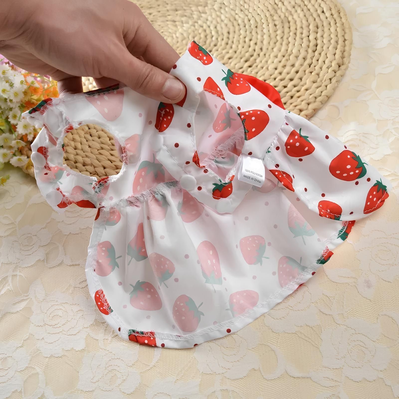 Платье для кошек и собак мелких пород Бонита на прогулке клубнички р M