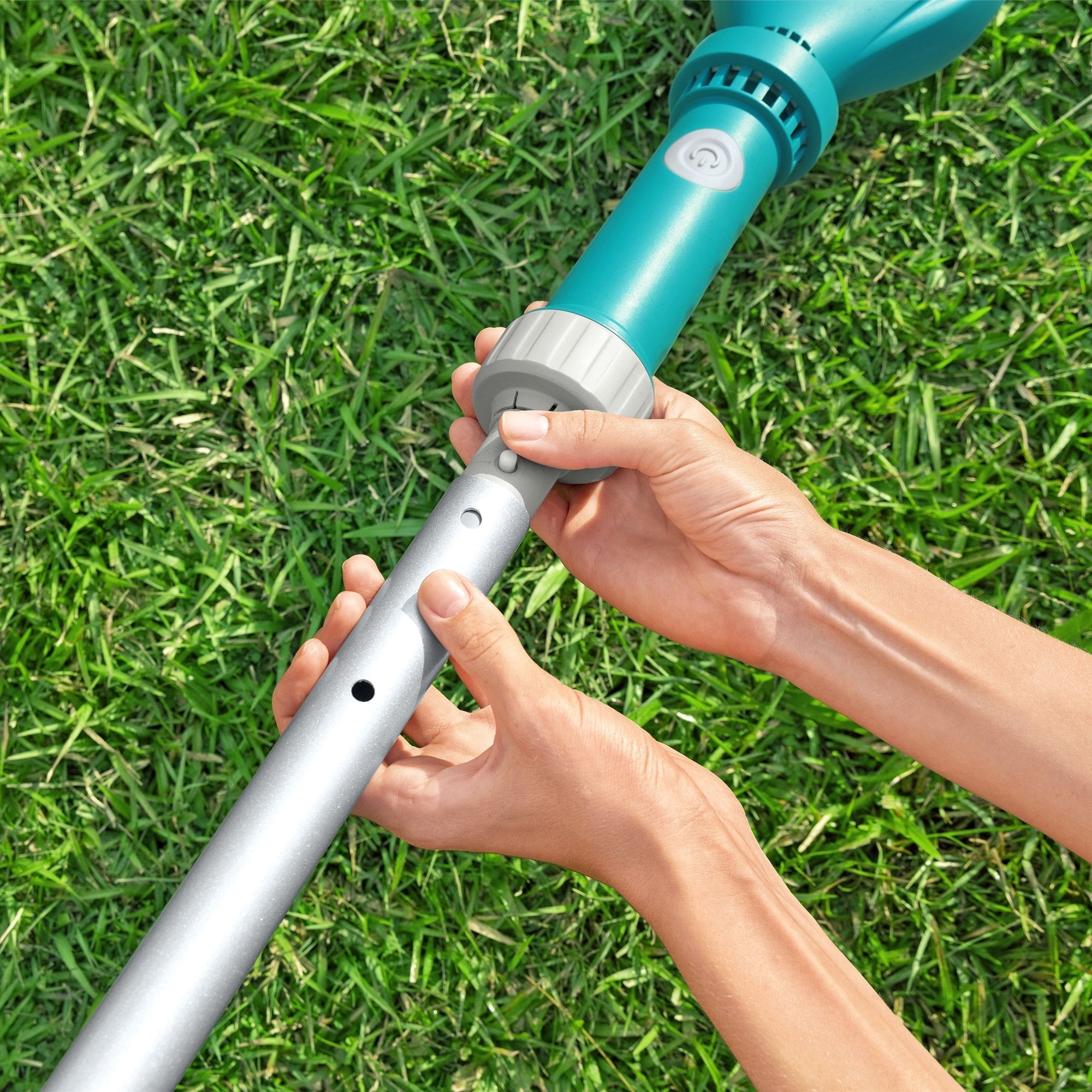 Очиститель для бассейна вакуумный Bestway AquaTech Cordless 58770
