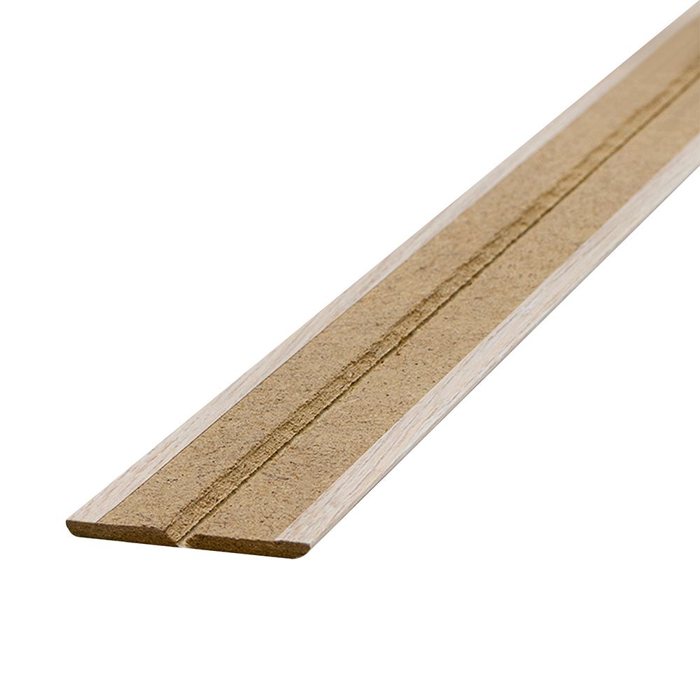 Угол МДФ универсальный Дуб Шервуд глянцевый 28х28х2600 мм