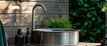 Дачные умывальники и души