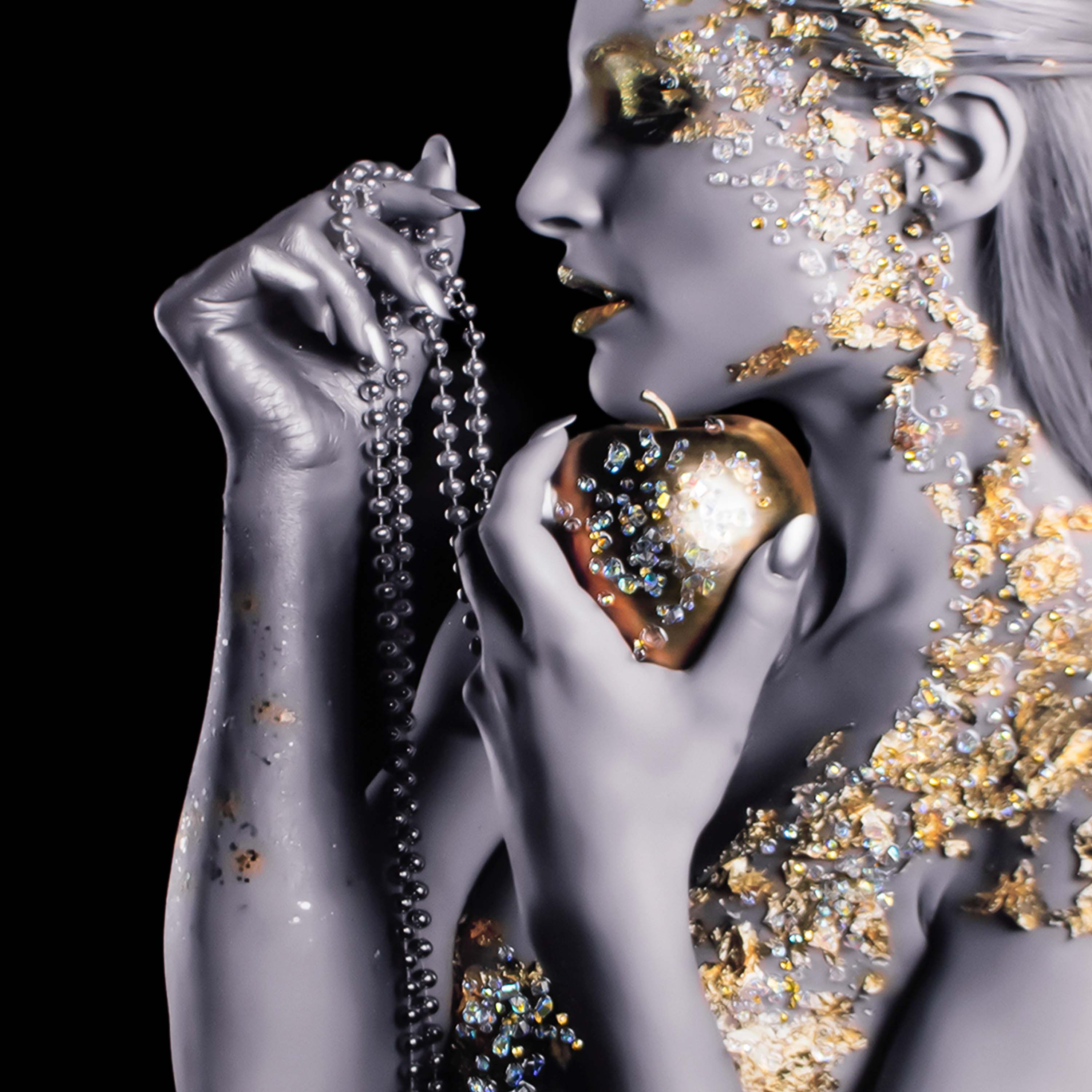 Картина интерьерная со смолой Рука со змейкой 50х60 см 2024-4252