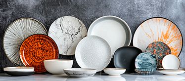 Тарелки и блюдца