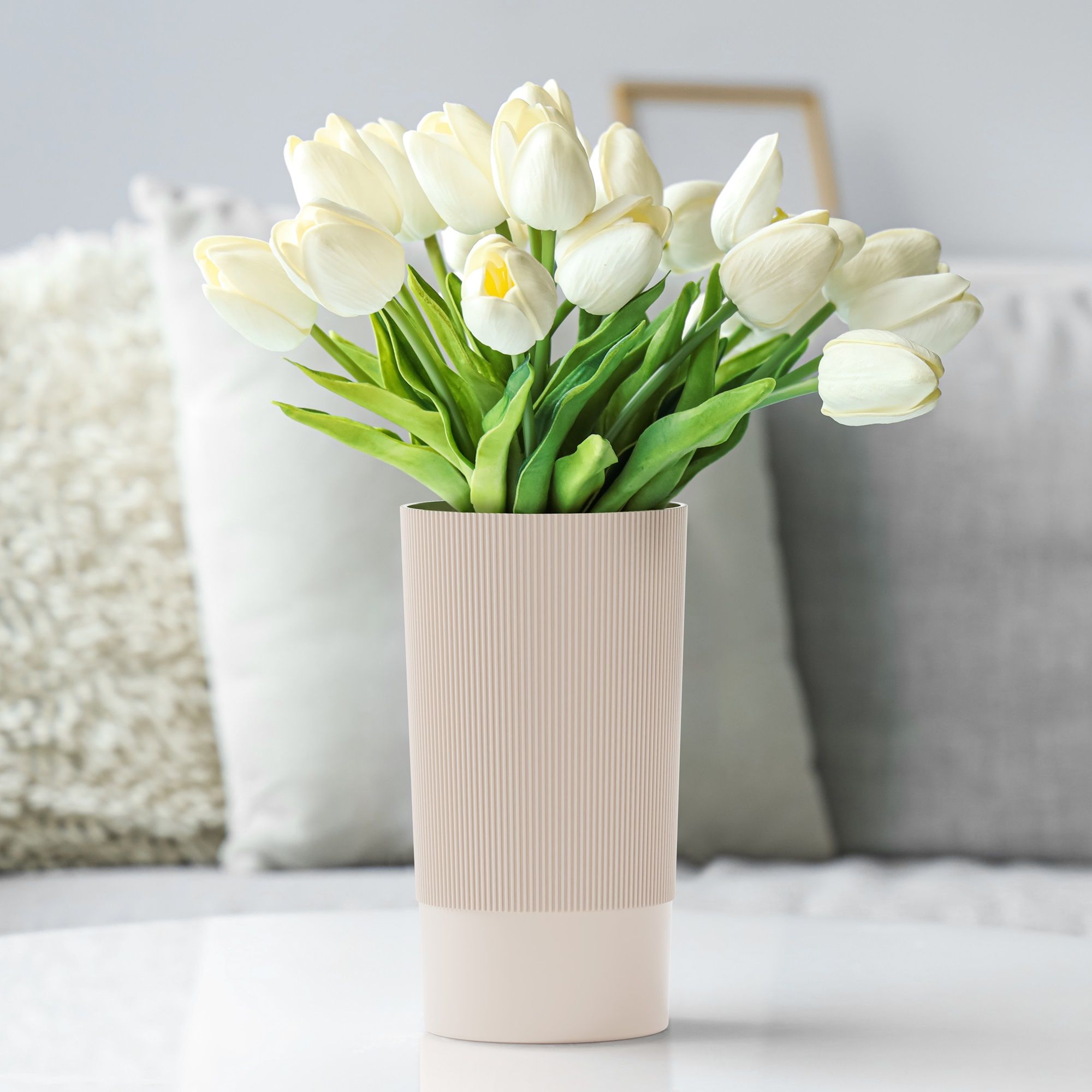 Ваза для цветов  пластиковая Версаль 20 см d10 см 1,2 л бежевая