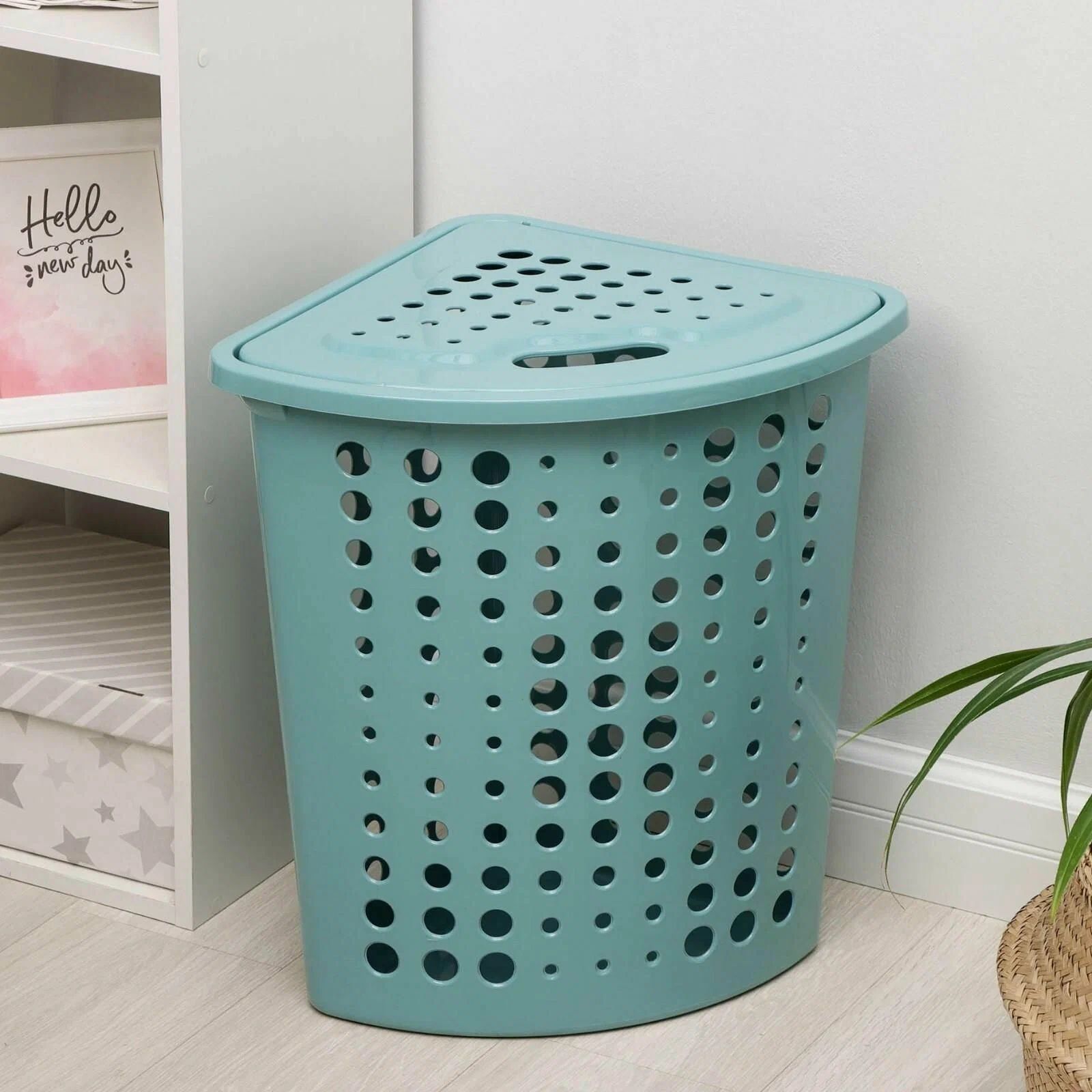 Корзина для белья Молетта угловая с крышкой 45 л бирюзовая С705БИР