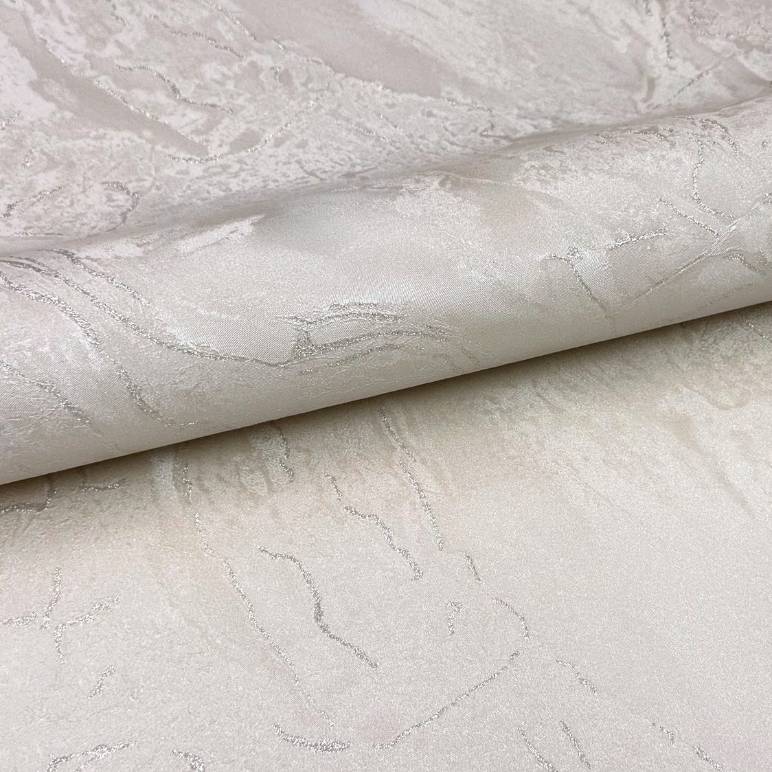 Обои Erismann Ладога 61069-04 бежевые мрамор 1,06х10 м