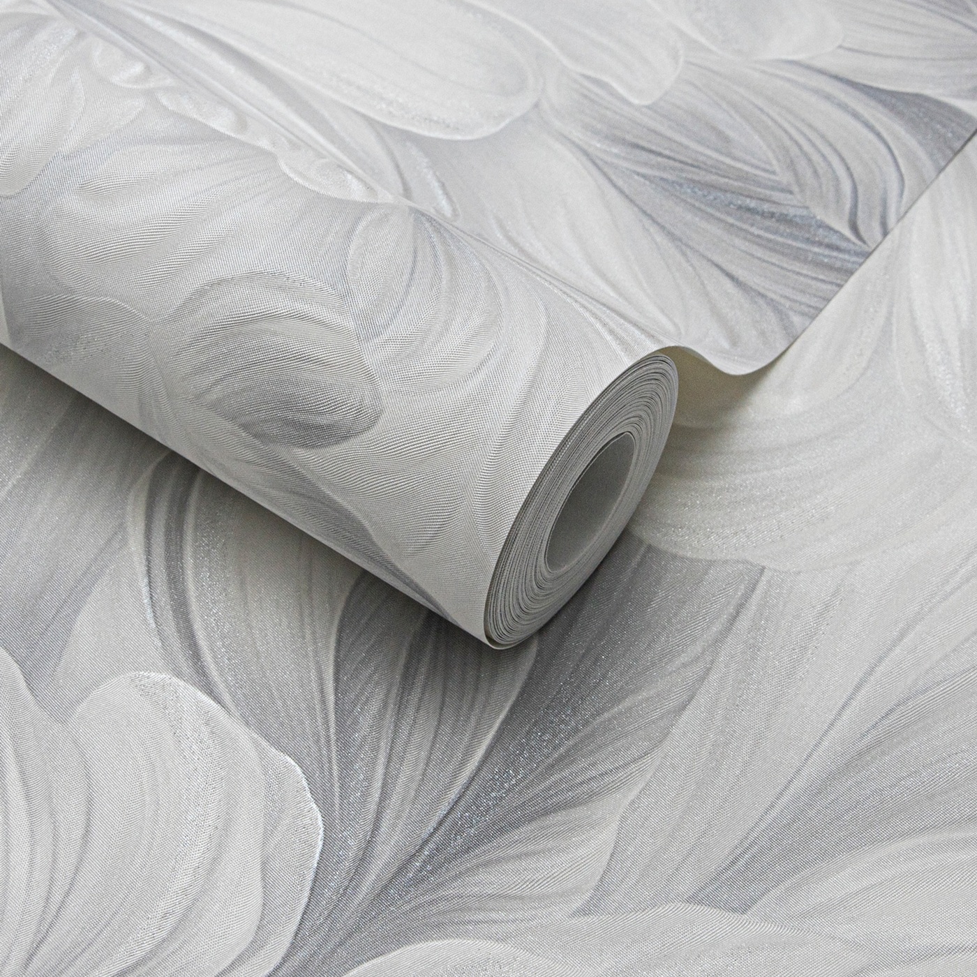 Обои AnturAGe Aurora AN9145-21 серые цветы крупные 1,06х10,05 м