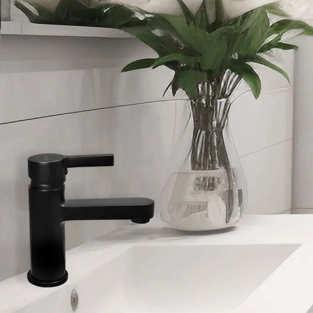 Смеситель для раковины Eleanti Вальс 0402.543 однорычажный черный